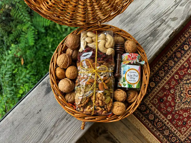 Dry Fruits Basket (1kg)