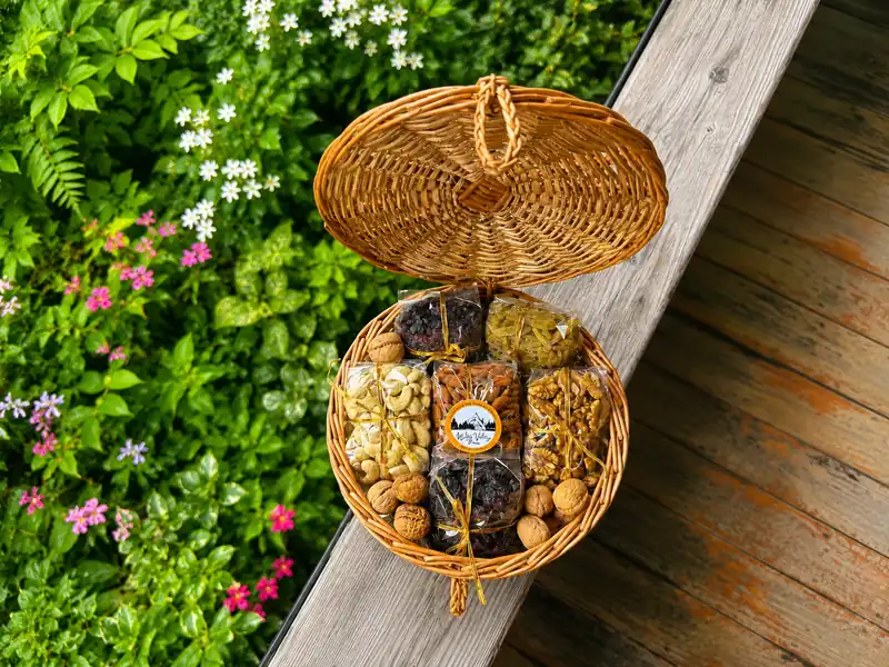 Dry Fruits Basket (2kgs)