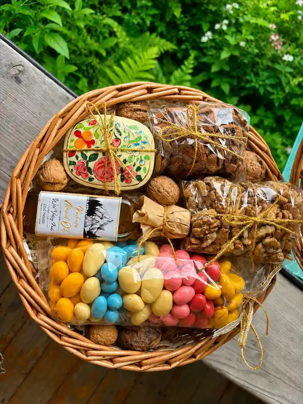 Festive Gift Basket (2kgs)